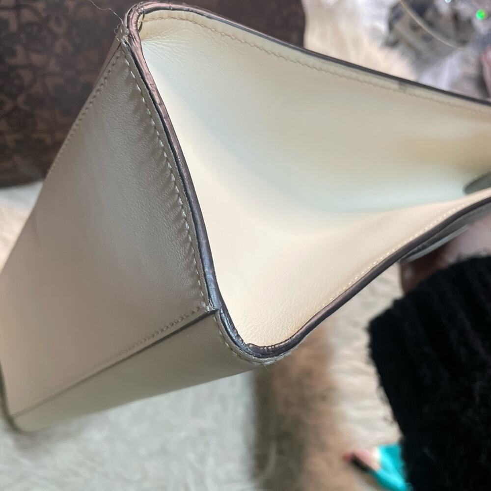 Gucci Ivory Leather tote / Hand Bag in good condition, comes with a COA - Picture 5 of 9